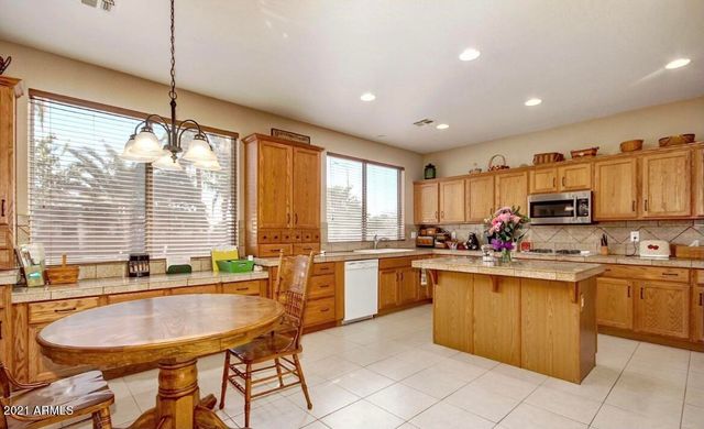 2021 E DESERT INN Drive, Chandler, AZ 85249