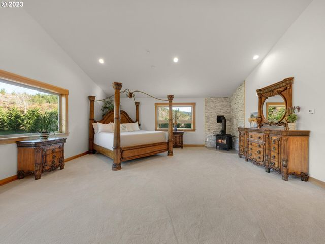 37769 HIGHWAY 26, Seaside, OR 97138