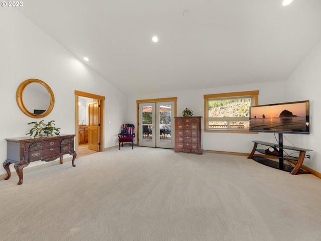 37769 HIGHWAY 26, Seaside, OR 97138