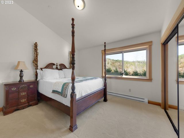 37769 HIGHWAY 26, Seaside, OR 97138