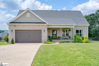 212 Quarterdeck Court, Chesnee, SC 29323