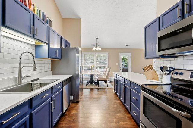 136 Hawthorne Drive, Georgetown, KY 40324