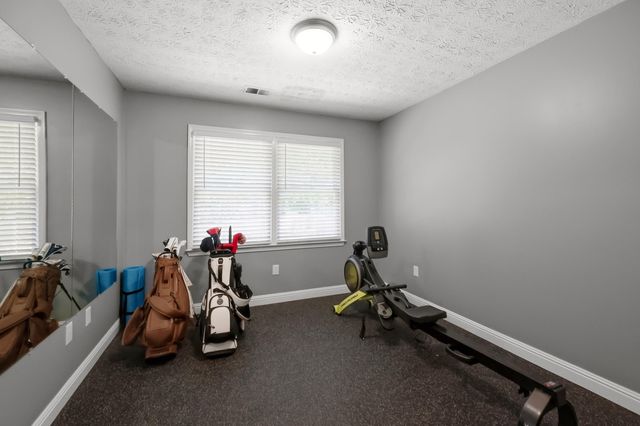 136 Hawthorne Drive, Georgetown, KY 40324