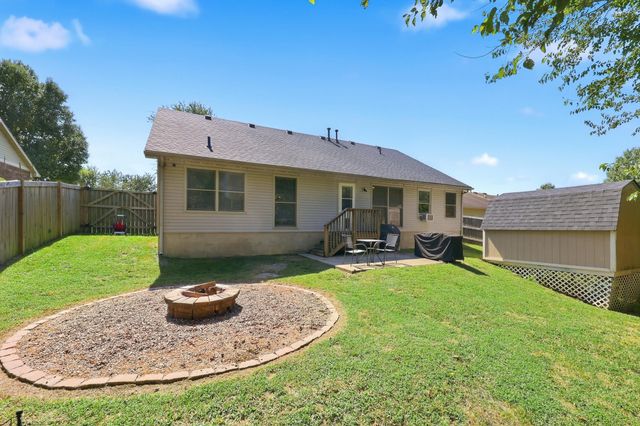 136 Hawthorne Drive, Georgetown, KY 40324