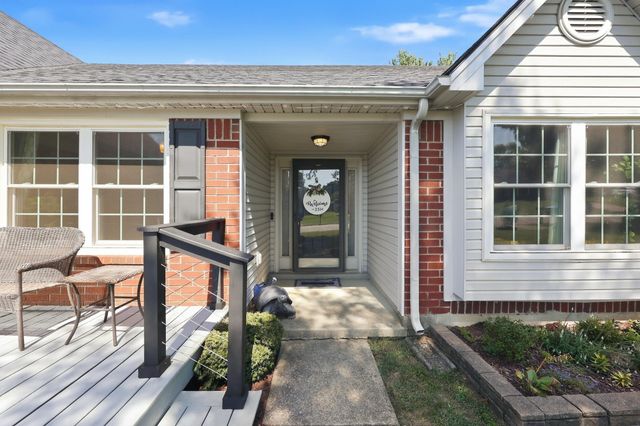 136 Hawthorne Drive, Georgetown, KY 40324