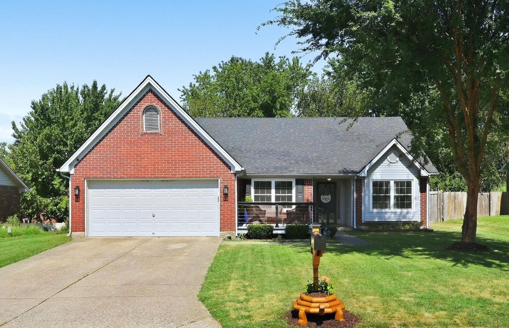 136 Hawthorne Drive, Georgetown, KY 40324