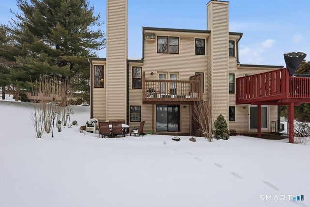 39 Schoolhouse Crossing, Wethersfield, CT 06109