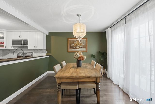 39 Schoolhouse Crossing, Wethersfield, CT 06109