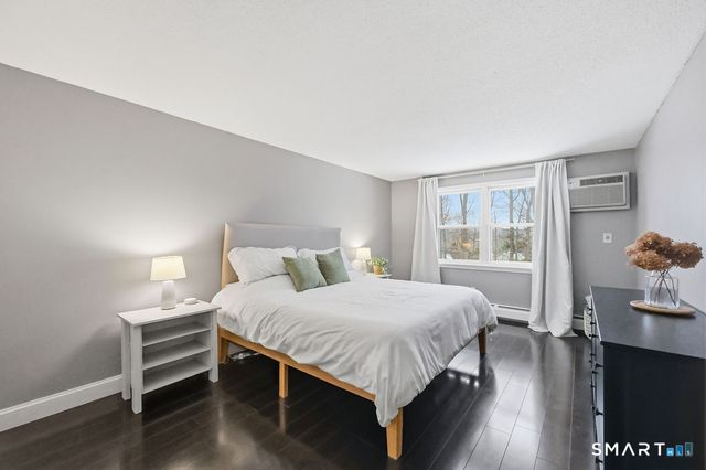 39 Schoolhouse Crossing, Wethersfield, CT 06109