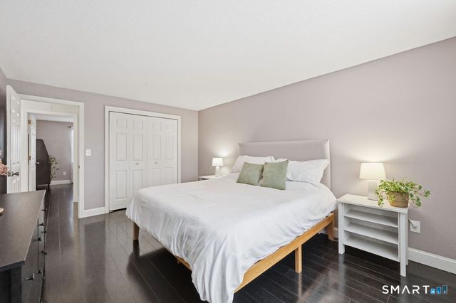 39 Schoolhouse Crossing, Wethersfield, CT 06109