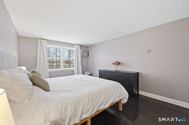 39 Schoolhouse Crossing, Wethersfield, CT 06109