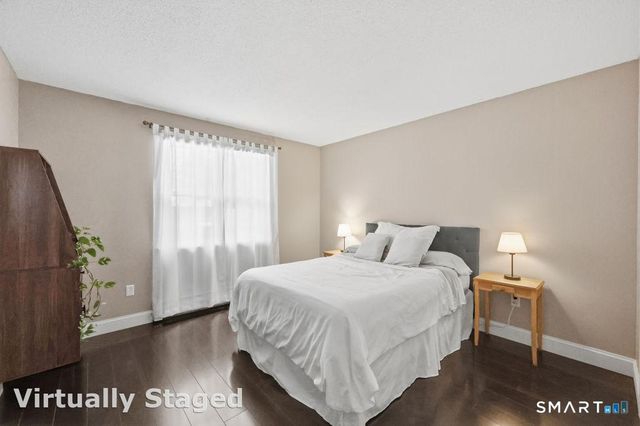 39 Schoolhouse Crossing, Wethersfield, CT 06109