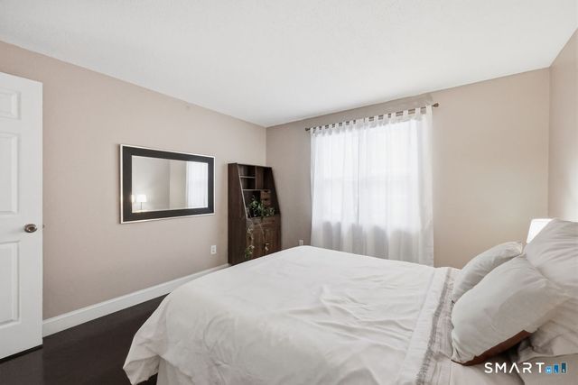 39 Schoolhouse Crossing, Wethersfield, CT 06109