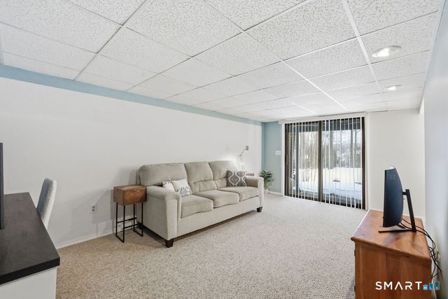 39 Schoolhouse Crossing, Wethersfield, CT 06109