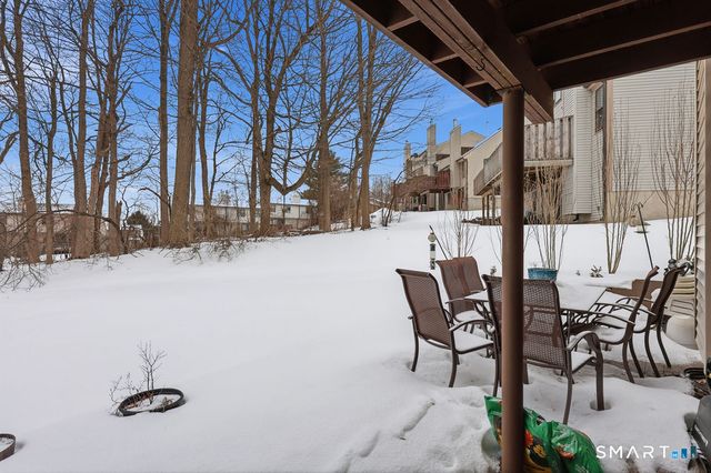 39 Schoolhouse Crossing, Wethersfield, CT 06109