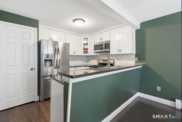 39 Schoolhouse Crossing, Wethersfield, CT 06109