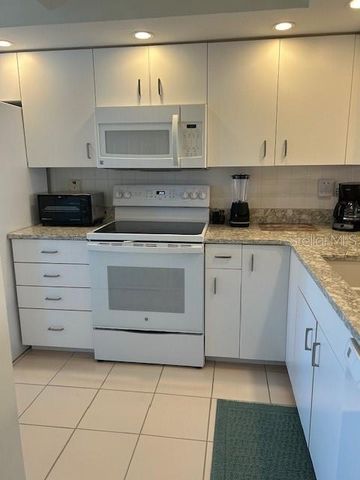 200 SILVER LAKE DRIVE 203, Venice, FL 34292