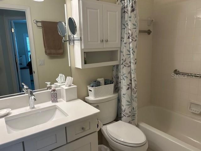 200 SILVER LAKE DRIVE 203, Venice, FL 34292