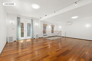 210 W 19TH Street # 1F, New York City, NY 10011