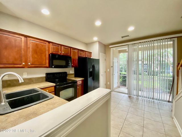 8101 SUMMER PALM Court, Jacksonville, FL 32256