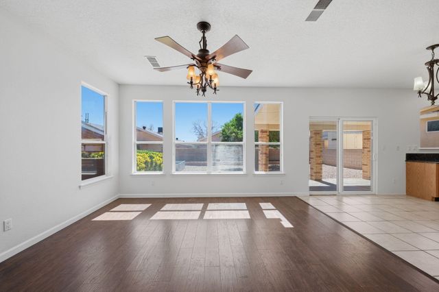 7416 Vancouver Avenue NW, Albuquerque, NM 87114