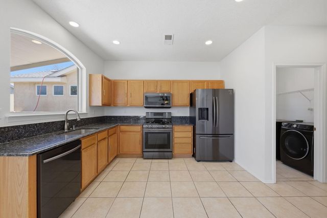 7416 Vancouver Avenue NW, Albuquerque, NM 87114