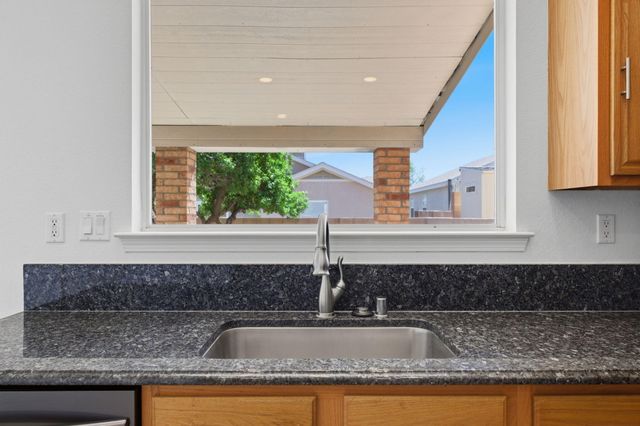 7416 Vancouver Avenue NW, Albuquerque, NM 87114