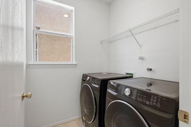 7416 Vancouver Avenue NW, Albuquerque, NM 87114