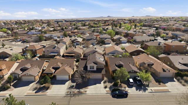 7416 Vancouver Avenue NW, Albuquerque, NM 87114