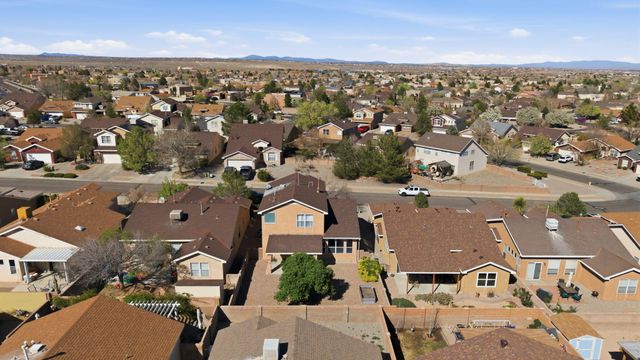 7416 Vancouver Avenue NW, Albuquerque, NM 87114