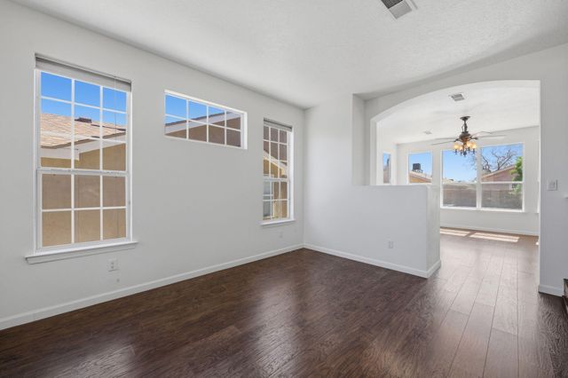 7416 Vancouver Avenue NW, Albuquerque, NM 87114
