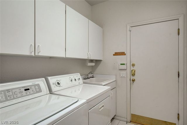 223 Chestnut Ridge Circle, Henderson, NV 89012