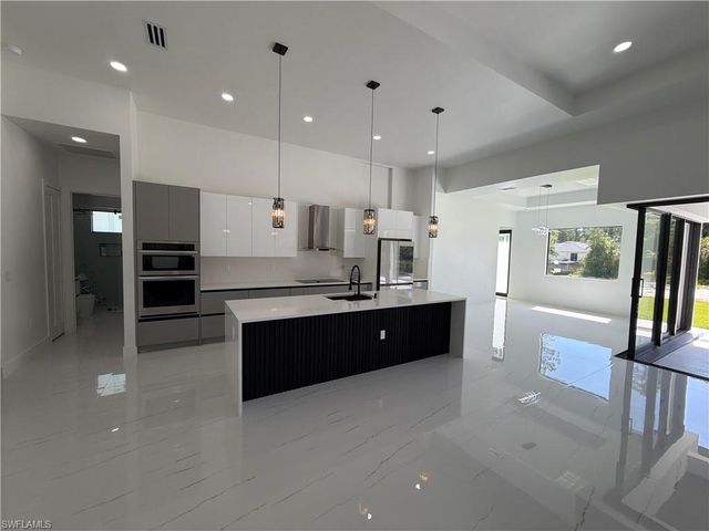 1207 Magnolia AVE, Lehigh Acres, FL 33972