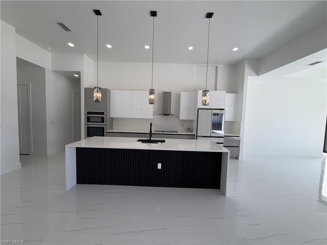 1207 Magnolia AVE, Lehigh Acres, FL 33972