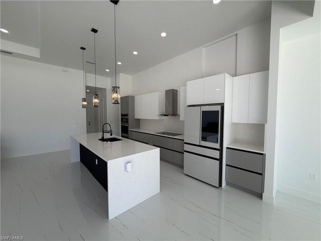 1207 Magnolia AVE, Lehigh Acres, FL 33972