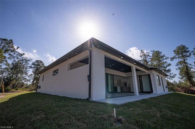 1207 Magnolia AVE, Lehigh Acres, FL 33972