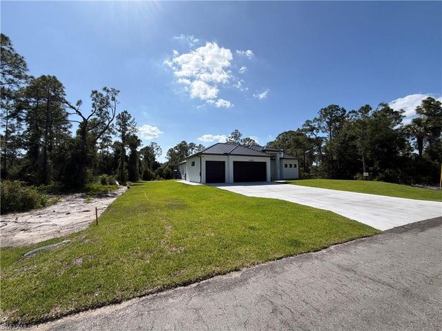 1207 Magnolia AVE, Lehigh Acres, FL 33972