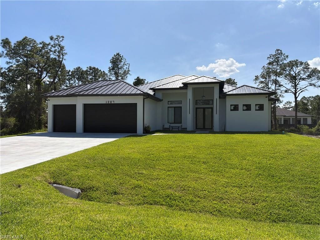 1207 Magnolia AVE, Lehigh Acres, FL 33972
