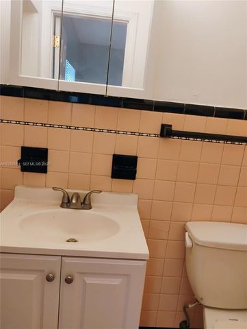 242 SE Park St 2, Dania Beach, FL 33004