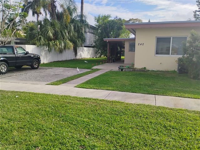 242 SE Park St 2, Dania Beach, FL 33004