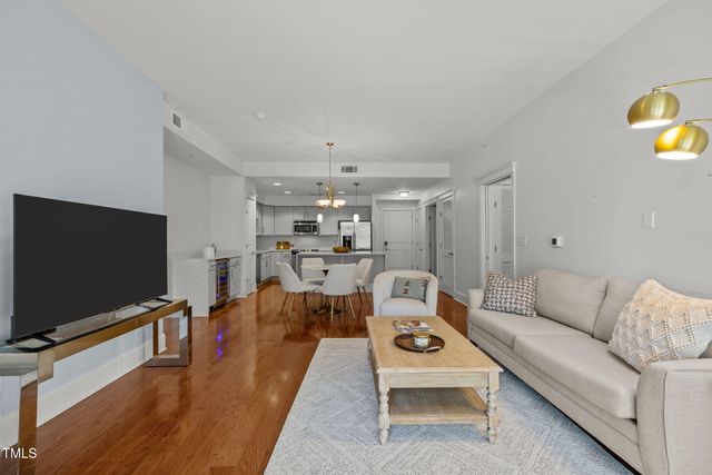 222 Glenwood Avenue 313, Raleigh, NC 27603