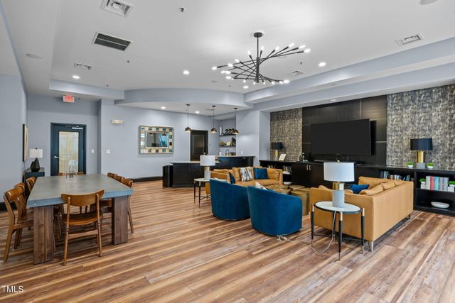 222 Glenwood Avenue 313, Raleigh, NC 27603