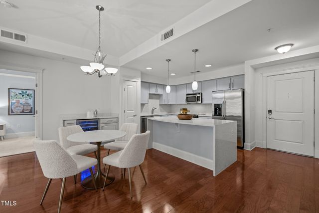 222 Glenwood Avenue 313, Raleigh, NC 27603