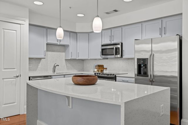 222 Glenwood Avenue 313, Raleigh, NC 27603