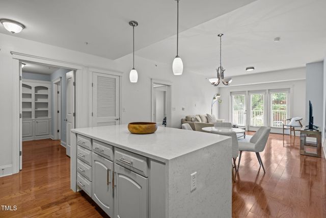 222 Glenwood Avenue 313, Raleigh, NC 27603