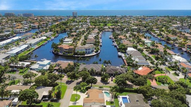 2250 NE 35th Street, Lighthouse Point, FL 33064
