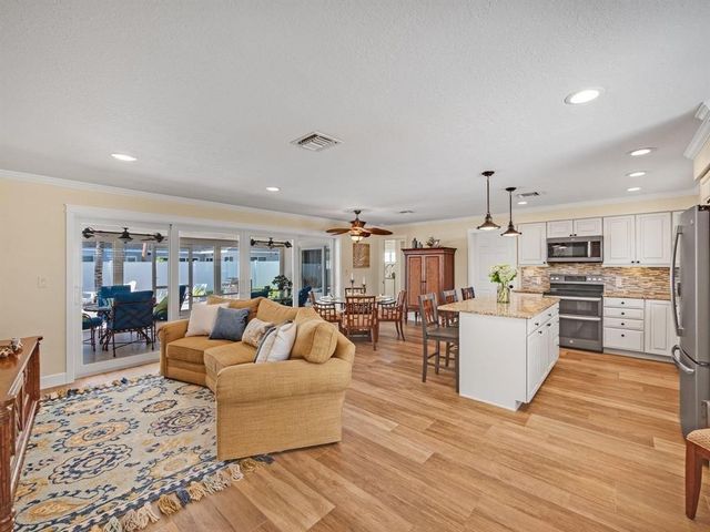 2250 NE 35th Street, Lighthouse Point, FL 33064