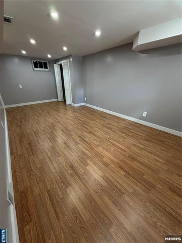 910 Roanoke Avenue, Hillside, NJ 07205