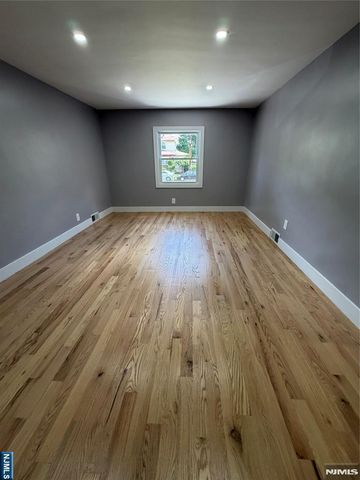 910 Roanoke Avenue, Hillside, NJ 07205