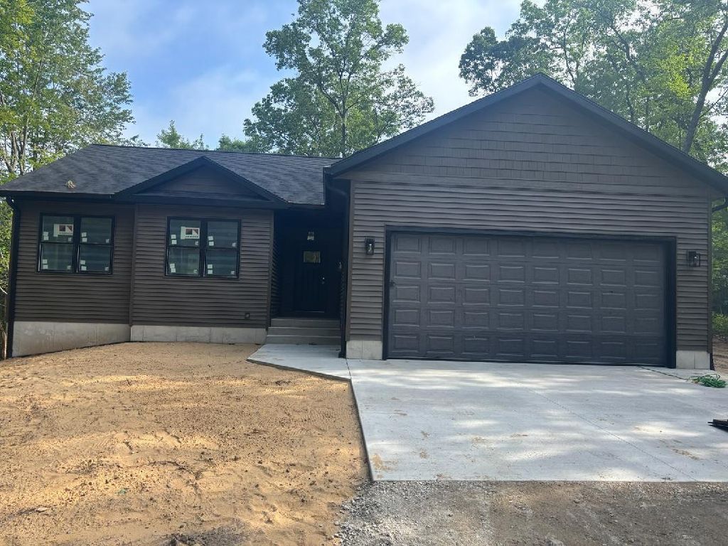 2850 Fenner Road, Laketon Twp, MI 49445